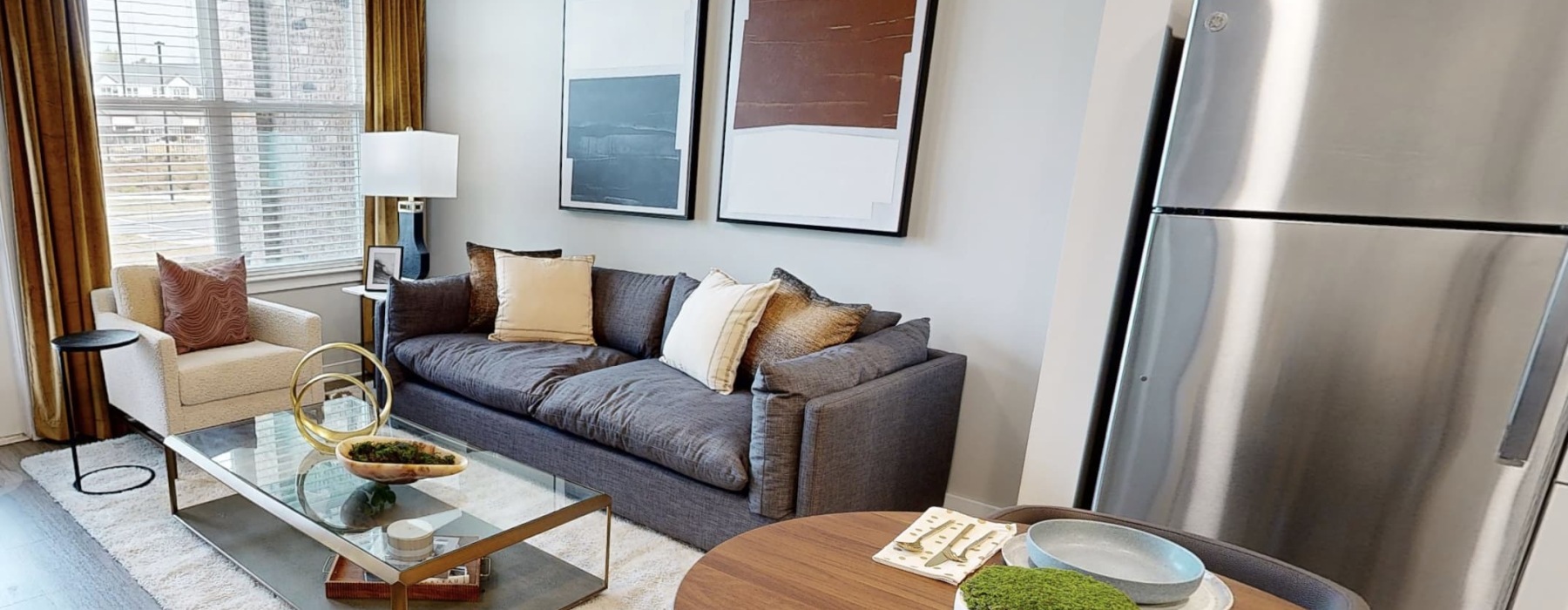 living area with access to the kitchen